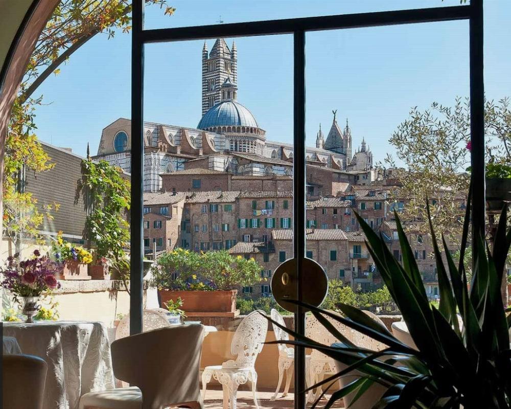 Residenza D'Epoca Campo Regio Relais Bed & Breakfast Siena Exterior photo