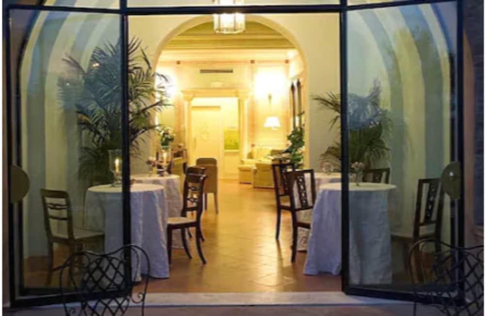 Residenza D'Epoca Campo Regio Relais Bed & Breakfast Siena Exterior photo