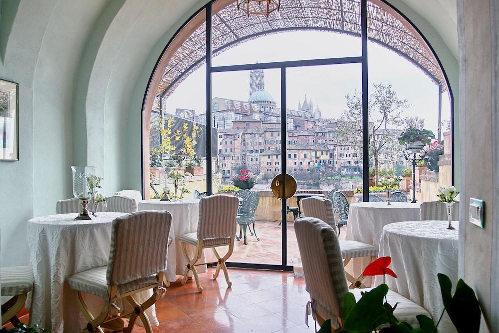 Residenza D'Epoca Campo Regio Relais Bed & Breakfast Siena Exterior photo